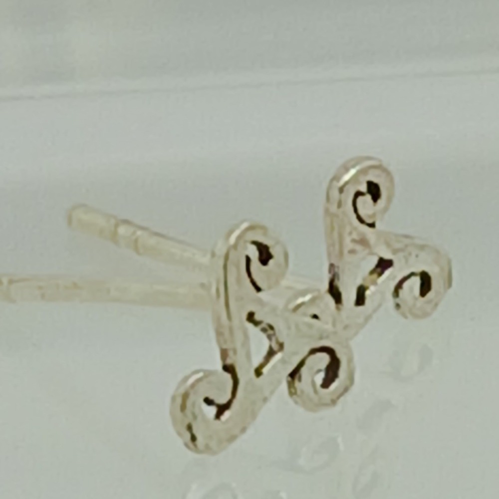 Sterling Silver Celtic Triskelion Stud Earrings Triple Spiral Triskele Vintage - Picture 9 of 16